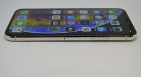 Good
													Apple iPhone Xs - Unlocked, Silver, 64 GB, A1920, photo 4 of 11