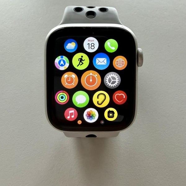 Apple Watch Series 5 44mm - Unlocked, Silver, A2095 Cellular, Nike