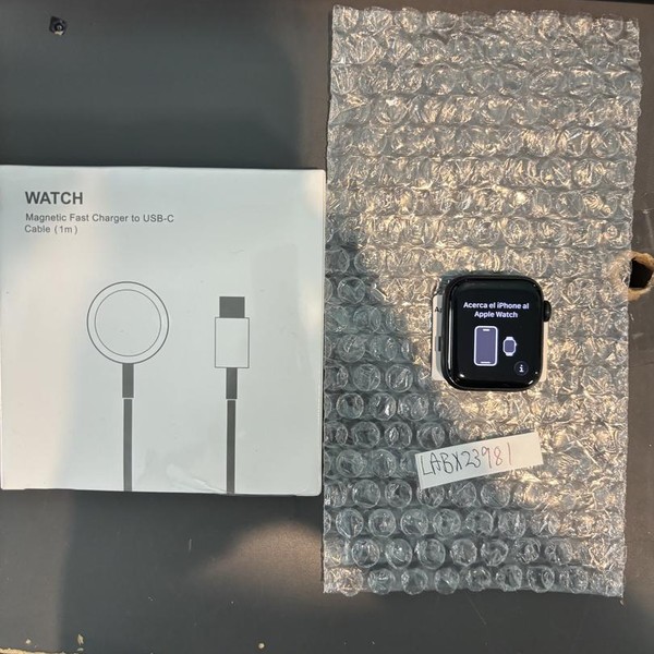 Apple Watch SE 3rd Gen 40mm - Unlocked, Midnight, A3326 - Cellular