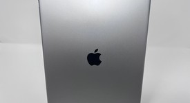 Mint
													Apple iPad Pro 12.9" 1st Gen 2015 - Unlocked, Gray, 128 GB, A1652, 1st Gen 2015, photo 2 of 6