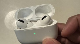 Used
													Apple AirPods Pro - MagSafe Case, photo 4 of 7