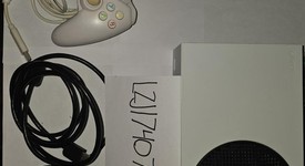 Mint
													Xbox Series S (2020) - White, 512 GB, photo 1 of 6