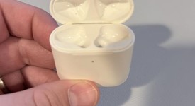 Used
													Apple AirPods 2nd Gen - Wireless Case, photo 3 of 8