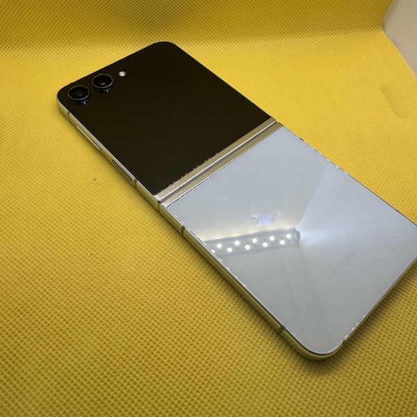 Samsung Galaxy Z Flip5 - Unlocked, 256 GB, Mint, 8 GB, SM-F731U1