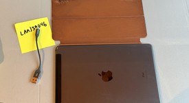 Good
													Apple iPad 7th Gen - Unlocked, Gray, 32 GB, A2200, photo 3 of 8