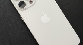 Good
													Apple iPhone 15 Pro Max - Verizon, White, 256 GB, A2849, photo 2 of 5