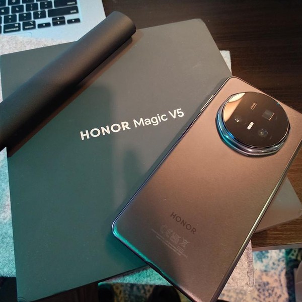 Honor Magic V5 - Unlocked Non-US, 512 GB, Black, 16 GB