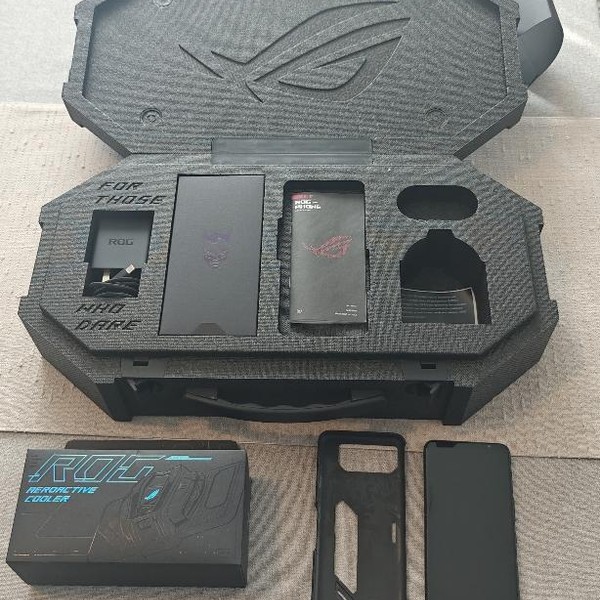 Asus ROG Phone 6 - Unlocked, 256 GB, Black, 12 GB, Batman Edition