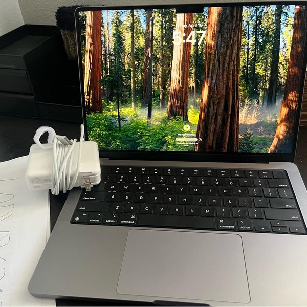 MacBook Pro 2023 - 14 inch - 512 GB, Gray, 32 GB, Apple M2 Pro 10-core