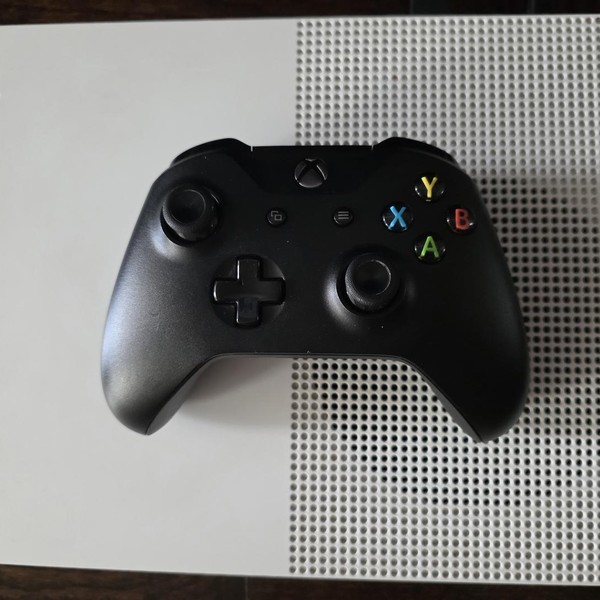 Xbox One S (2016) - 1 TB, White, All Digital Edition