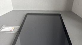 Good
													Apple iPad 9th Gen - Unlocked, Gray, 64 GB, A2603, photo 3 of 6