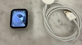 Mint
													Apple Watch Series 4 40mm - Silver, A1977 - GPS, Aluminum, photo 1 of 6