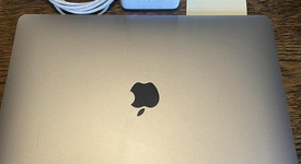 Good
													MacBook Pro 2017 (No Touch Bar) - 13" - I5, Gray, 256 GB, 16 GB, photo 2 of 5