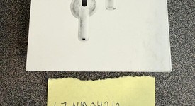 New
													Apple AirPods 4th Gen - Active Noise Cancellation, photo 4 of 4