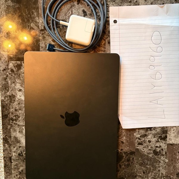 MacBook Air 2025 (M4) - 13 inch - 256 GB, Midnight, 16 GB, Apple M4