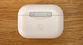 Used
													Apple AirPods Pro 2 - Lightning, photo 3 of 5