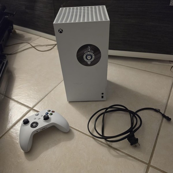Xbox Series X (2020) - 1 TB, Robot White, All-Digital