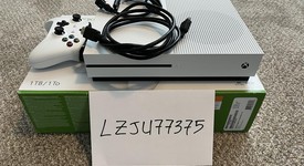 Mint
													Xbox One S (2016) - White, 1 TB, photo 1 of 6