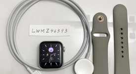 Good
													Apple Watch SE 1st Gen 40mm - Silver, A2351 - GPS, Aluminum, photo 1 of 13