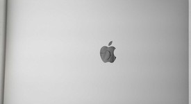 Good
													MacBook Pro 2017 (With Touch Bar) - 15" - I7, Silver, 256 GB, 16 GB, photo 4 of 9
