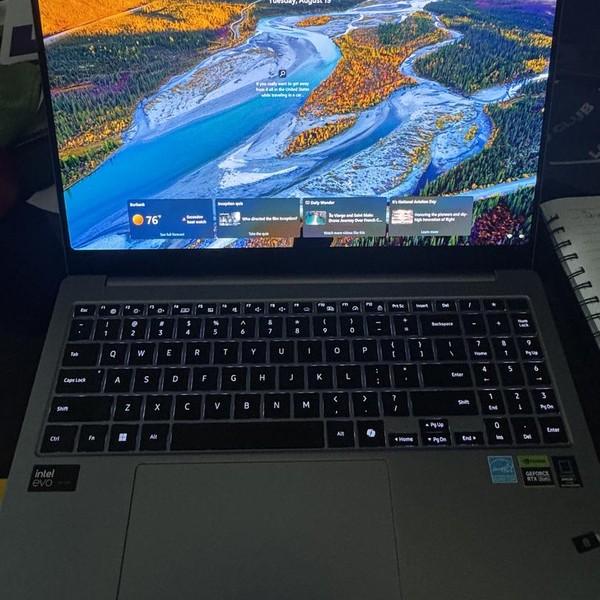 Samsung Galaxy Book4 Ultra - 1 TB, Moonstone Gray, 16 GB, Intel Core Ultra 7, 16 inch