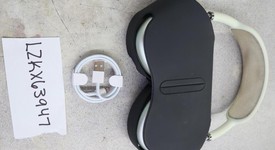 Used
													Apple AirPods Max - Green, photo 1 of 6