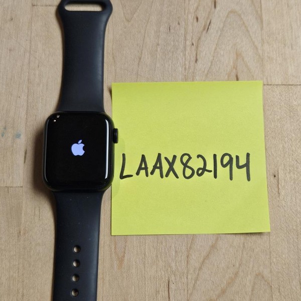 Apple Watch SE 2nd Gen 40mm - Unlocked, Midnight, A2726 - Cellular, Aluminum