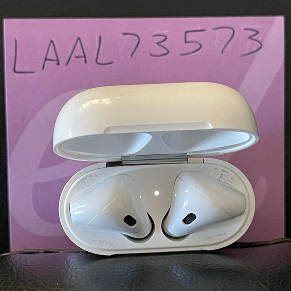 Apple AirPods 2nd Gen - Lightning Case