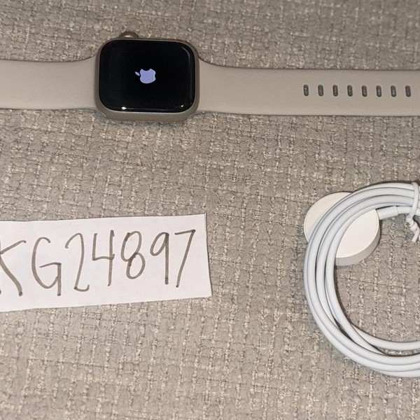Apple Watch Series 7 41mm - Unlocked, Starlight, A2475 - Cellular, Aluminum