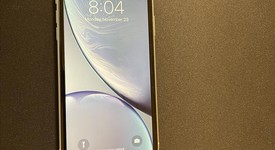 Good
													Apple iPhone Xr - Sprint, White, 64 GB, A1984, photo 3 of 7