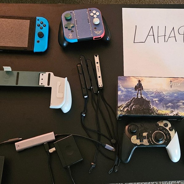 Nintendo Switch - 32 GB, Red & Blue