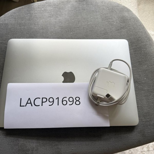 MacBook Air 2020 - 13 inch - 256 GB, Gray, 8 GB, Apple M1