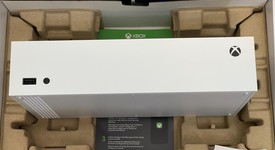 Mint
													Xbox Series S (2020) - White, 512 GB, photo 5 of 5