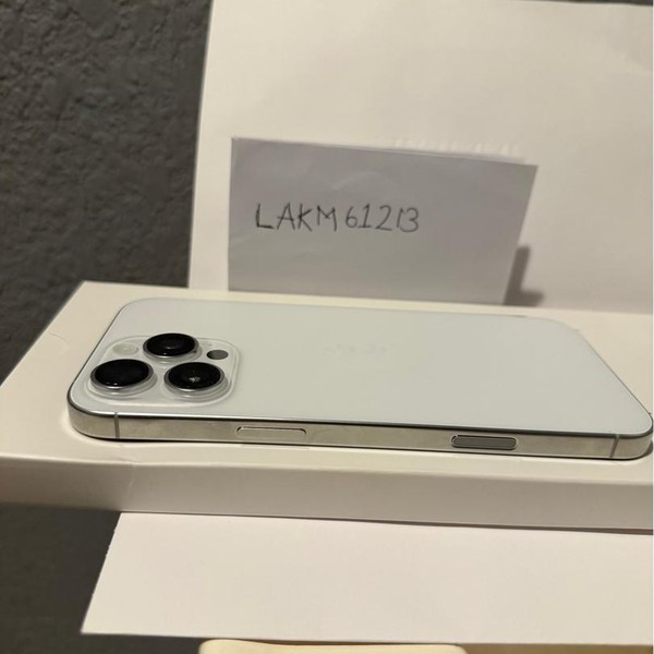 Apple iPhone 16 Pro Max - Unlocked, 1 TB, White, A3084