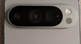Good
													Google Pixel 9 Pro - Unlocked, Hazel, 256 GB, 16 GB, GR83Y, photo 5 of 12