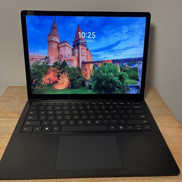 Microsoft Surface Laptop 4 - 256 GB, Black, 16 GB, AMD Ryzen 5, 13.5 inch
