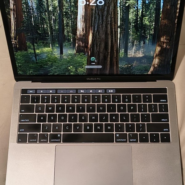 MacBook Pro 2019 - 13 inch - 512 GB, Gray, 8 GB, Intel Core i5