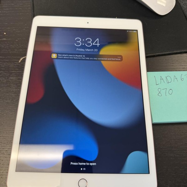 Apple iPad 8th Gen - Unlocked, 128 GB, Gold, A2428