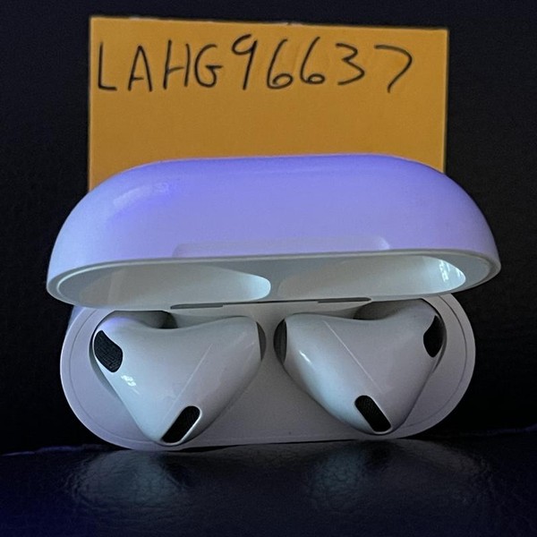 Apple AirPods (4th Gen) - Standard
