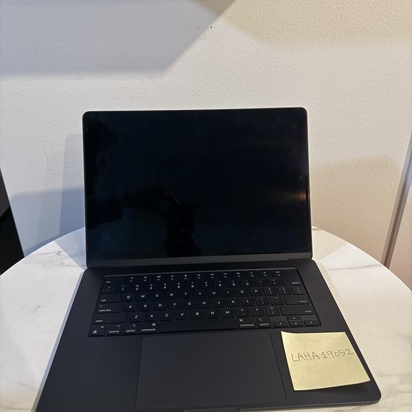 MacBook Air 2023 (M2) - 15 inch - 512 GB, Midnight, 16 GB, Apple M2