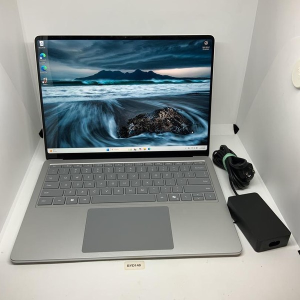 Microsoft Surface Laptop 7 - 256 GB, Platinum, 16 GB, Snapdragon X Plus, 13.8 inch