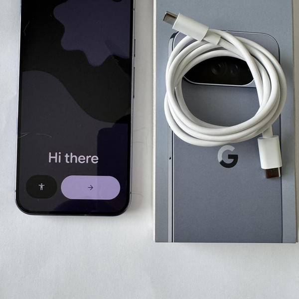 Google Pixel 10 Pro XL - Unlocked, 256 GB, Moonstone, GUL82