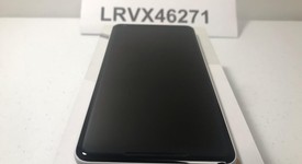 Mint
													Google Pixel 2 XL - Verizon, Black & White, 64 GB, Verizon Edition, photo 3 of 11