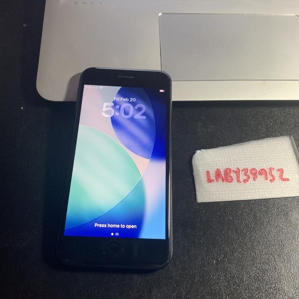 Apple iPhone SE 3rd Gen 2022 - Unlocked, 64 GB, Midnight, A2595