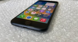 Fair
													Apple iPhone SE 3rd Gen 2022 - Unlocked, Midnight, 128 GB, A2595, photo 4 of 8
