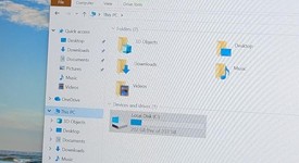 Good
													Microsoft Surface Laptop 2 - I7, Black, 256 GB, 8 GB, photo 3 of 9