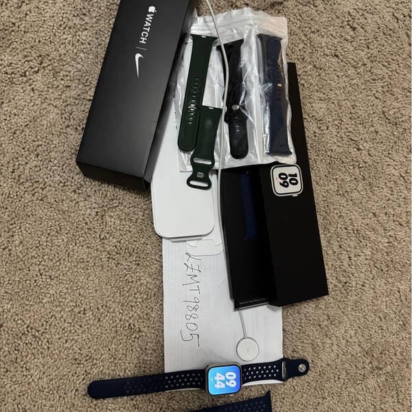 Apple Watch Series 7 45mm - Starlight, A2474 - GPS, Nike