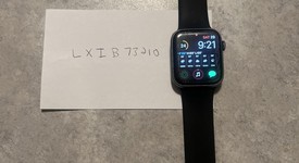 Fair
													Apple Watch Series 5 44mm - Unlocked, Gray, A2095 Cellular, Aluminum, photo 1 of 6