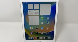 Good
													Apple iPad Pro 9.7" - Unlocked, Gold, 256 GB, A1674, photo 1 of 6