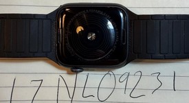 Good
													Apple Watch SE 1st Gen 44mm - Verizon, Gray, A2354 - Cellular, Aluminum, photo 5 of 6